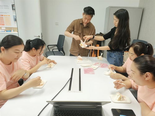 武漢一家員工制家政企業(yè)推出免費(fèi)育嬰師培訓(xùn)，以去中介化模式革新家政服務(wù)